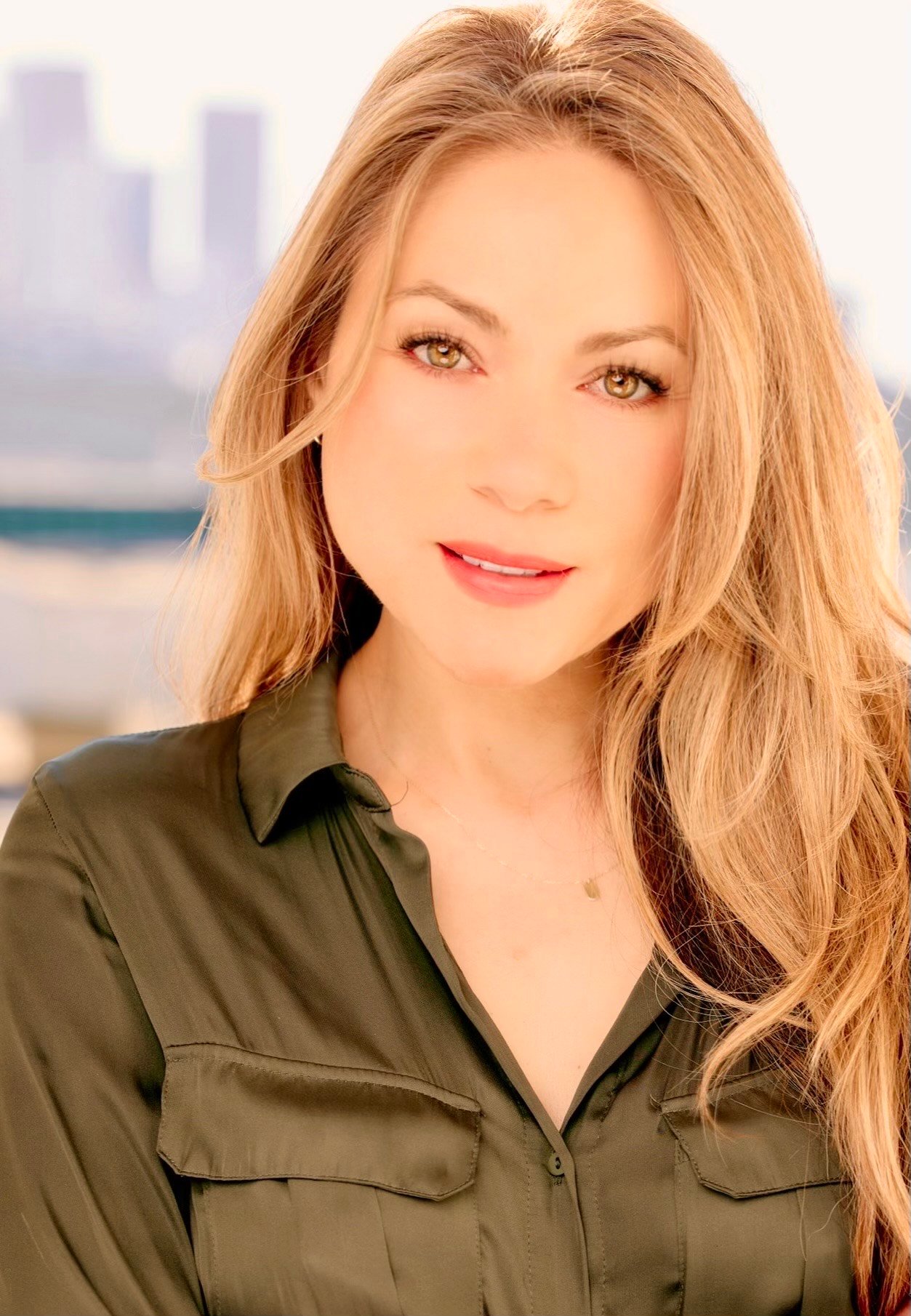 Jen Lana Roa